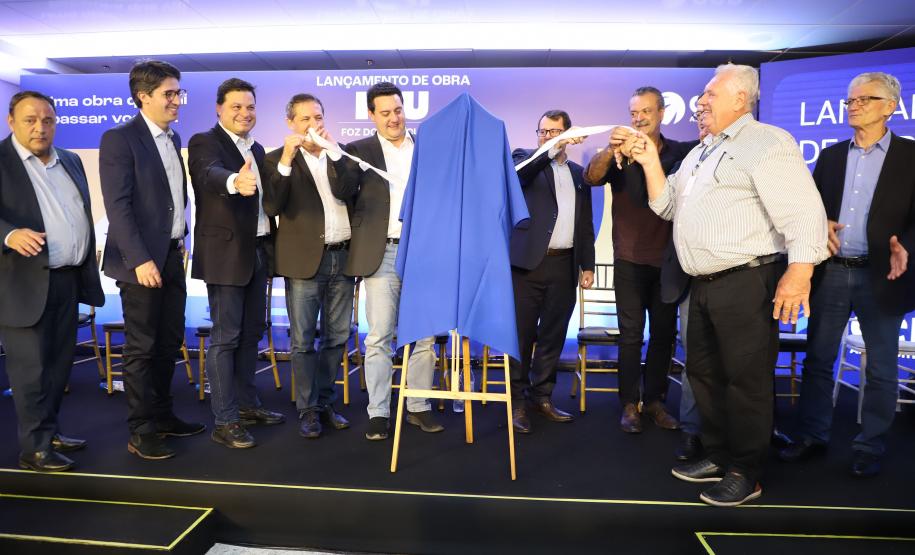 O governador Carlos Massa Ratinho Junior participou nesta terça-feira (19) do evento de início das obras de ampliação do Aeroporto Internacional de Foz do Iguaçu – Cataratas, no Oeste.