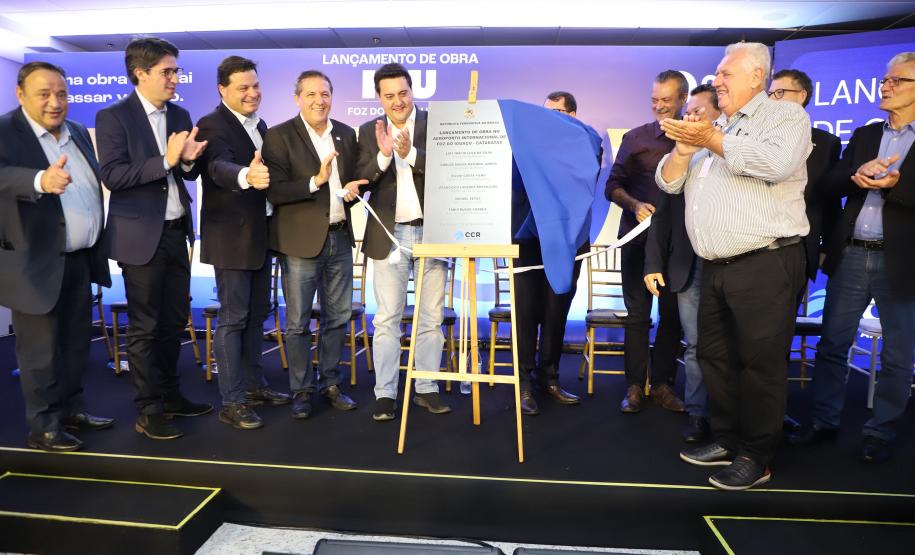 O governador Carlos Massa Ratinho Junior participou nesta terça-feira (19) do evento de início das obras de ampliação do Aeroporto Internacional de Foz do Iguaçu – Cataratas, no Oeste.