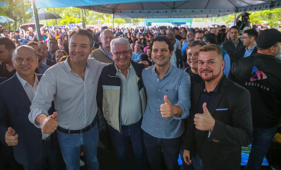 Aliados posando para foto