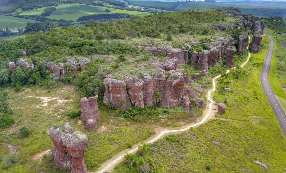 Formações rochosas do Parque Estadual Vila Velha de Ponta Grossa.