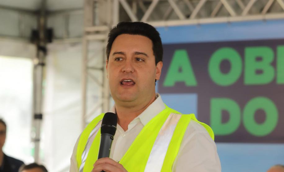 Governador se procunciando