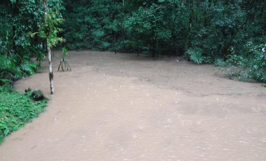 Enchente no Parque Estadual de Campinhos