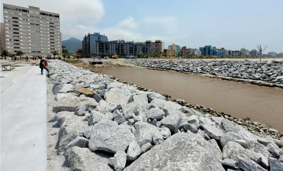 Rochas para construção na Orla