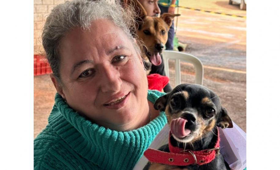 Dona de pet com seus animaizinho