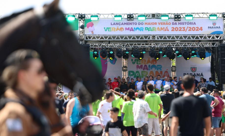 Público conferindo o evento