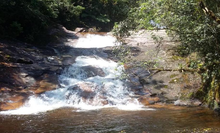 Cachoeira em unidade de conservação paranaense