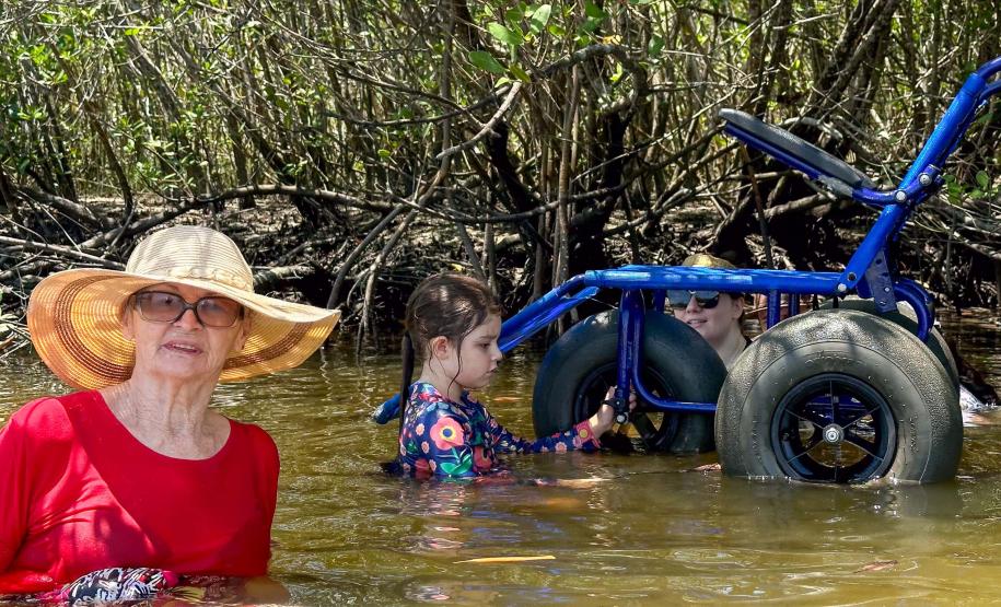 Foto de família com cadeira anfíbia