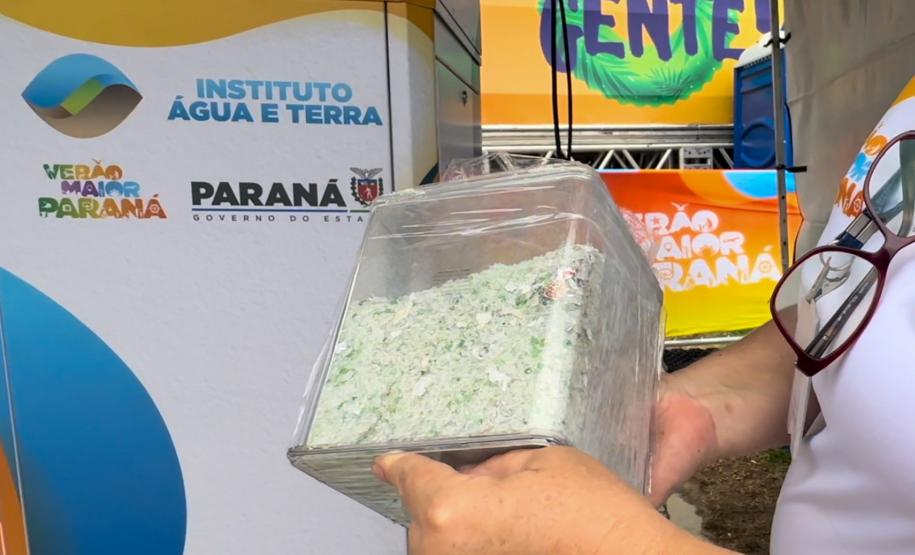 Foto de grãos de vidro reciclados