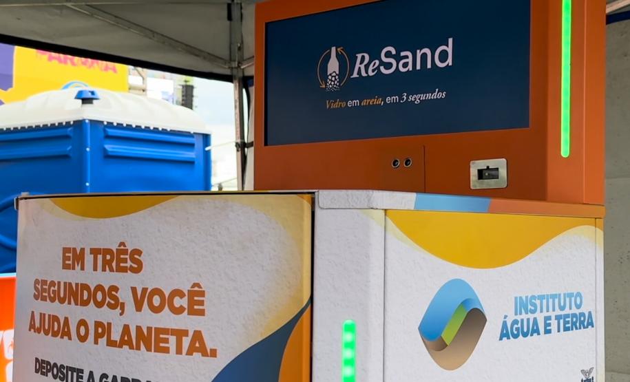 Foto da máquina de reciclagem