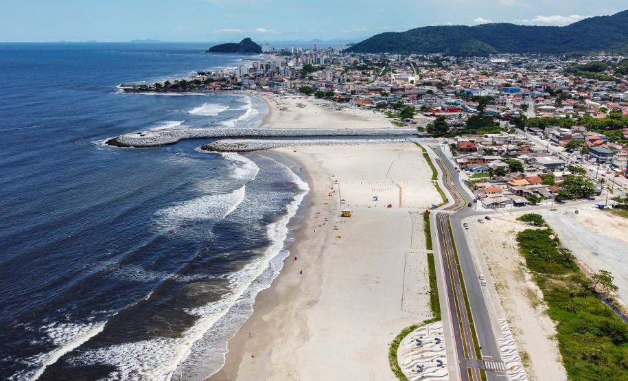 ORLA DE MATINHOS COM VISÃO AÉREA