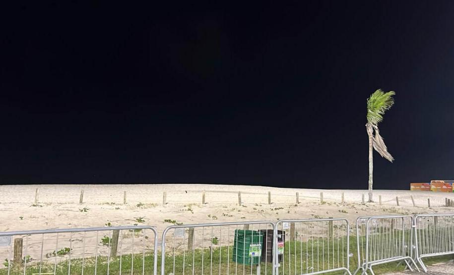 ORLA DE MATINHOS BEM ILUMINADA