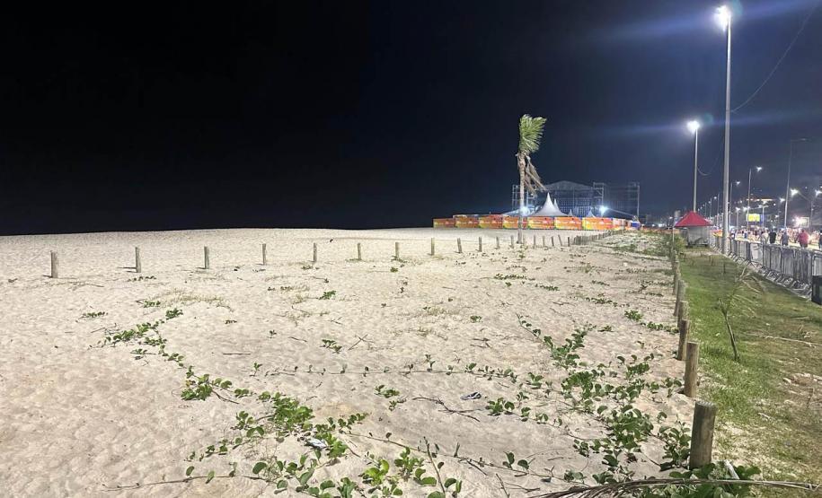 ORLA DE MATINHOS BEM ILUMINADA