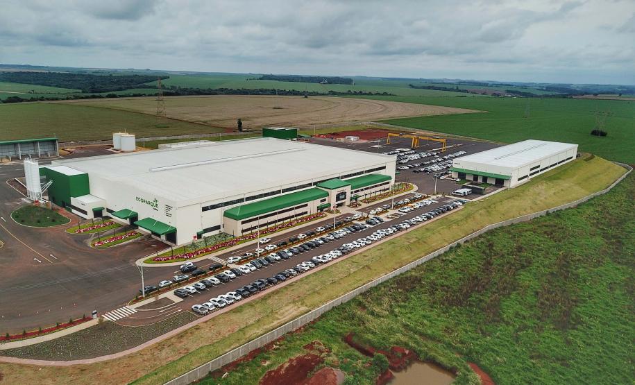 Foto aérea da fábrica