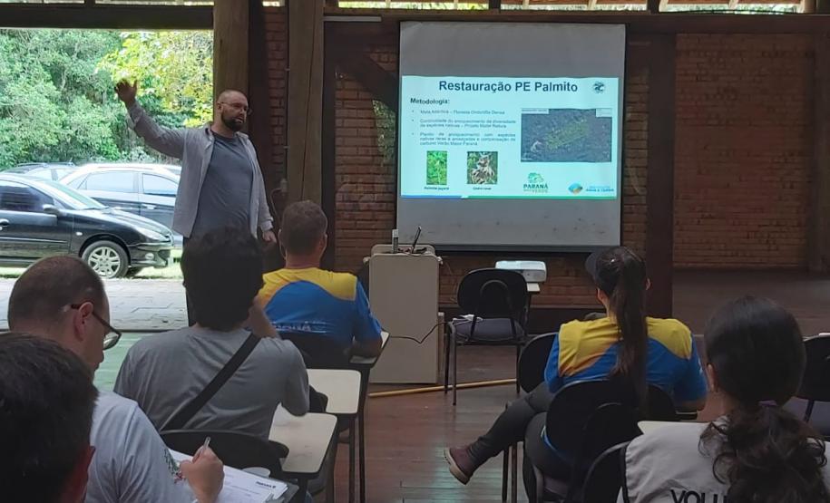 Foto de apresentação da ação para os voluntários