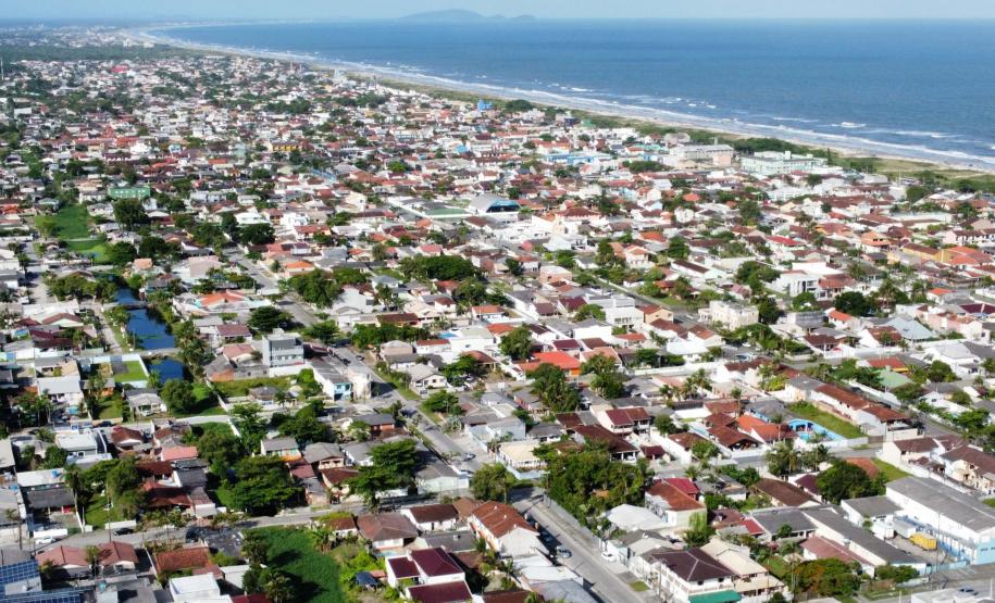 VISTA AÉREA DO PERÍMETRO URBANO LITORANEO PARANAENSE