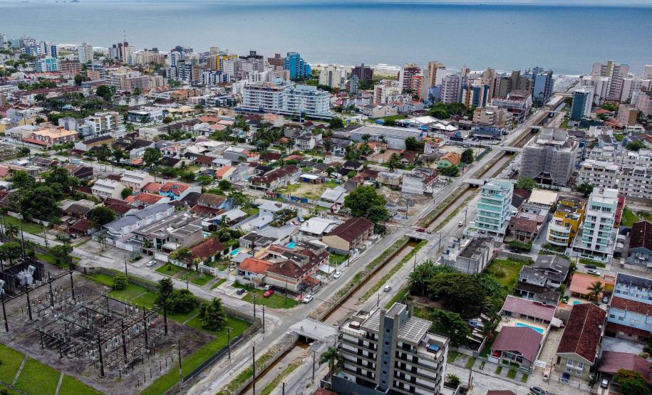 VISTA AÉREA DO PERÍMETRO URBANO LITORANEO PARANAENSE