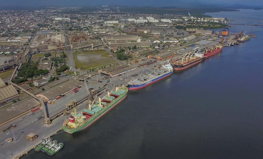 VISTA AÉREA DO PERÍMETRO URBANO LITORANEO PARANAENSE