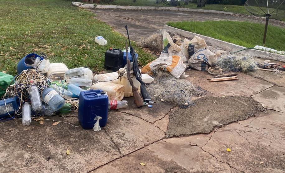 Foto de itens apreendidos na operação