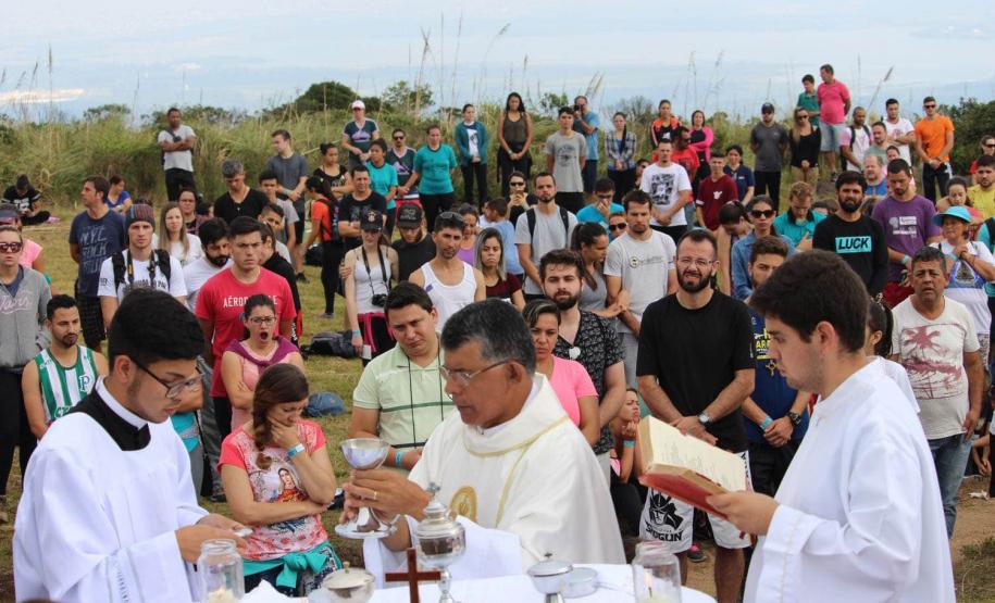 FIEIS NA CELEBRAÇÃO DA MISSA DA PAZ