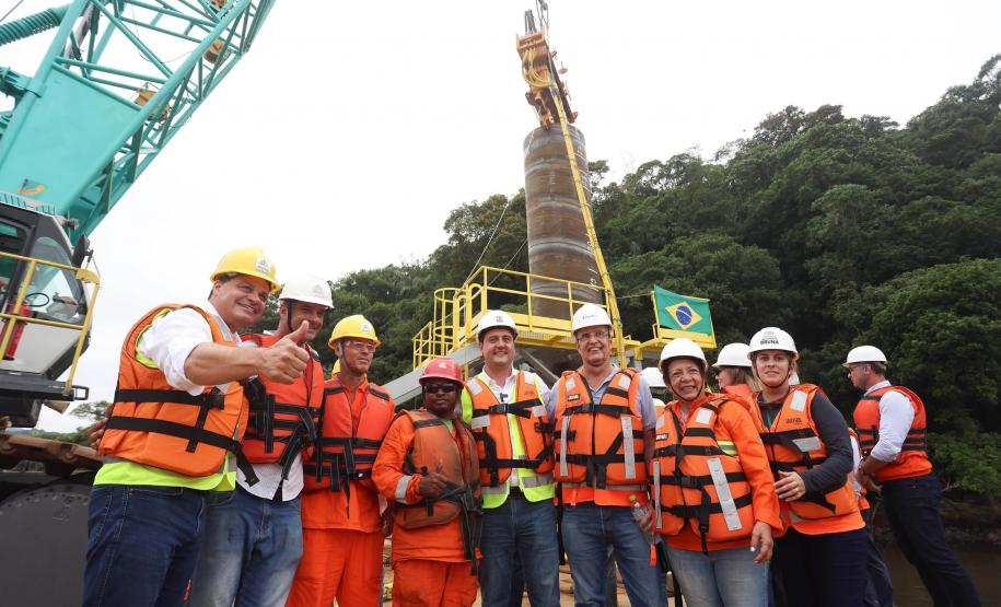 Comitiva governamental em Guaratuba
