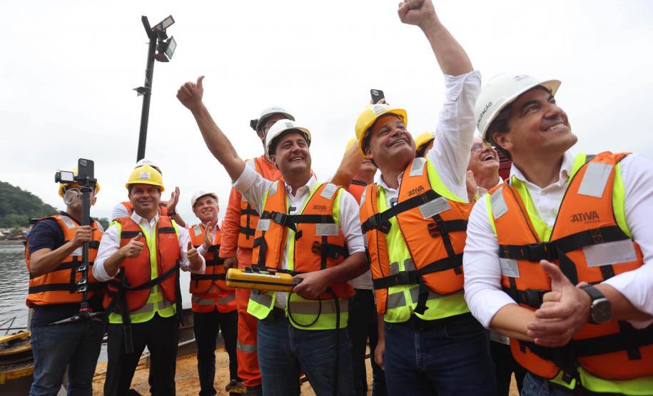 Comitiva governamental em Guaratuba