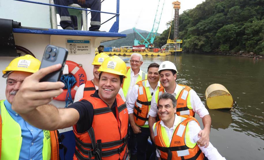 Comitiva governamental em Guaratuba