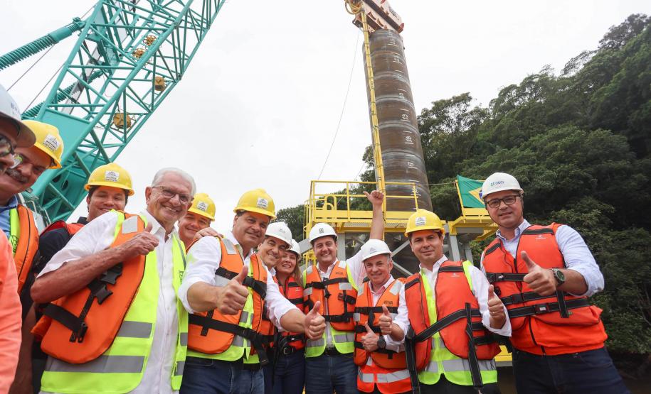 Comitiva governamental em Guaratuba