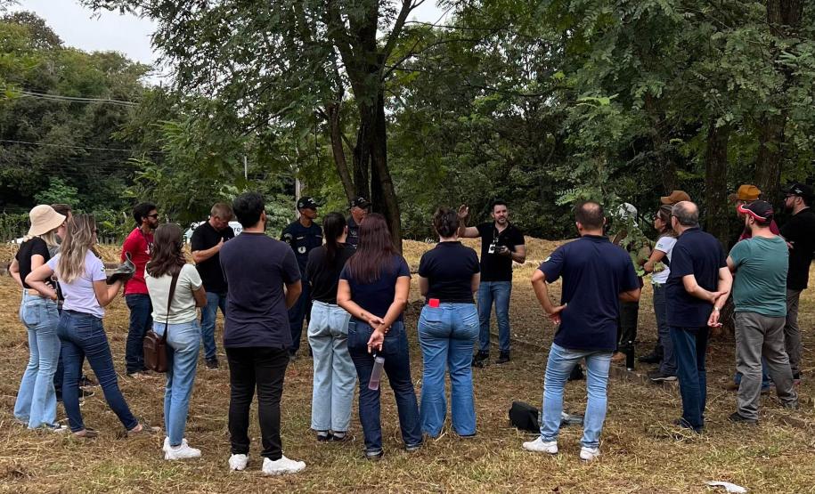 ALUNOS EM AULA PRÁTICA