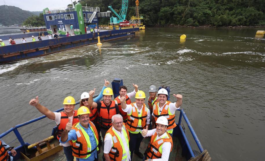 Comitiva governamental em Guaratuba