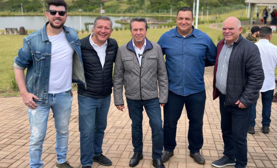 SERVIDORES POSANDO PARA FOTO