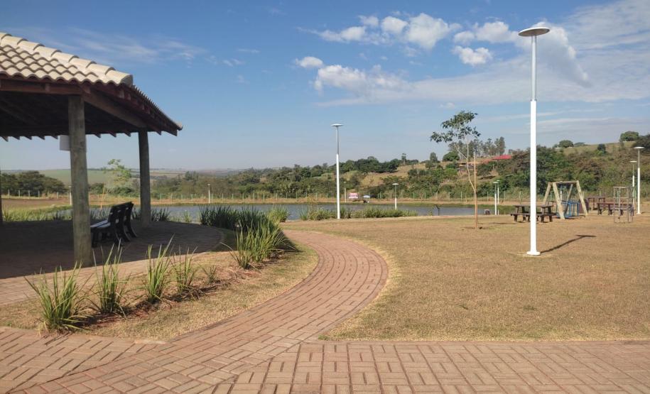 PARQUE COM VISÃO A NÍVEL DO SOLO