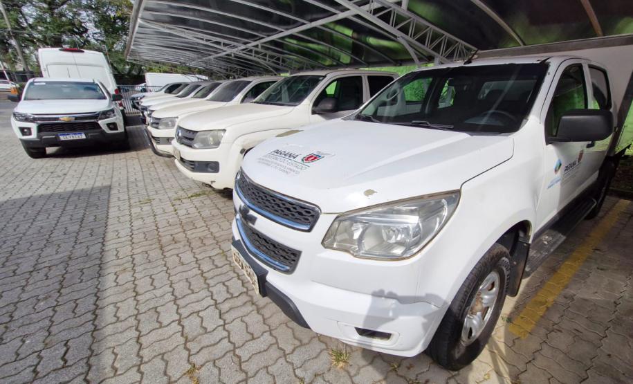 VEÍCULOS ENFILEIRADOS DO IAT