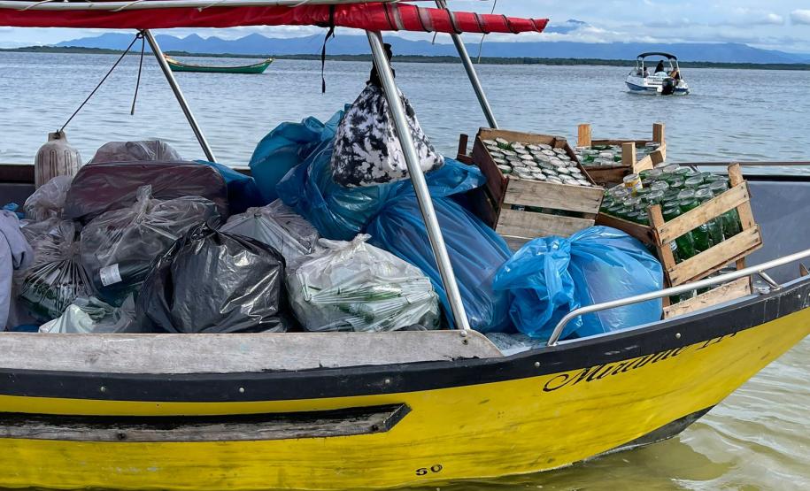BOTE CHEIO DE ENTULHOSRECOLHIDOS