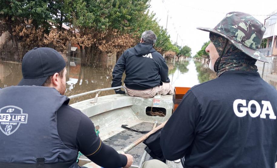 VOLUNTÁRIOS EM AÇÃO