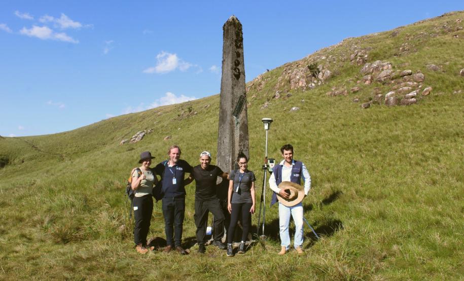 técnicos da diget posando para foto
