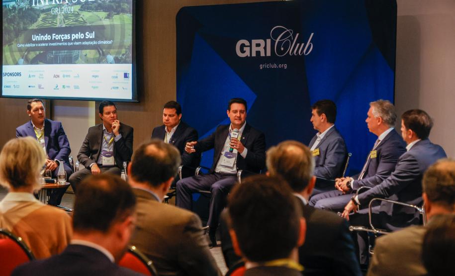 GOVERNADOR E COMITIVA