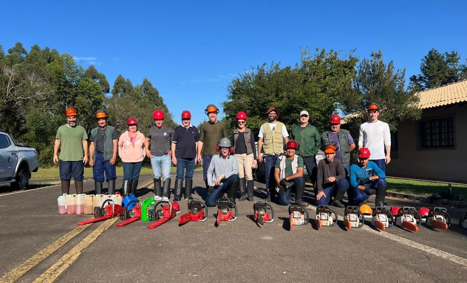 EQUIPE POSANDO PARA FOTO