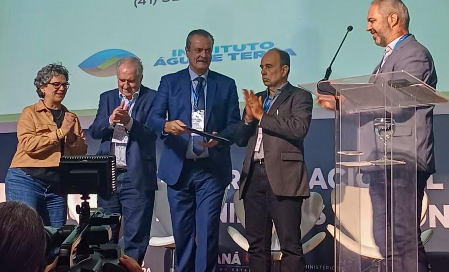 DIREÇÃO DO IAT E SEDEST EM EVENTO