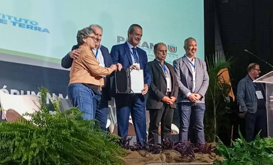 DIREÇÃO DO IAT E SEDEST EM EVENTO