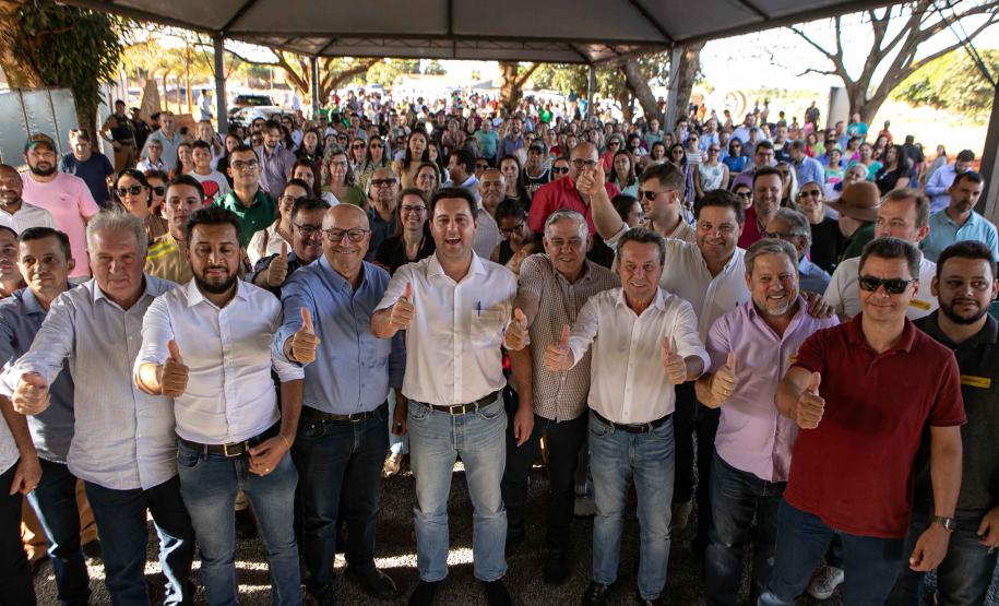 PARTICIPANTES DO EVENTO POSANDO PARA FOTO