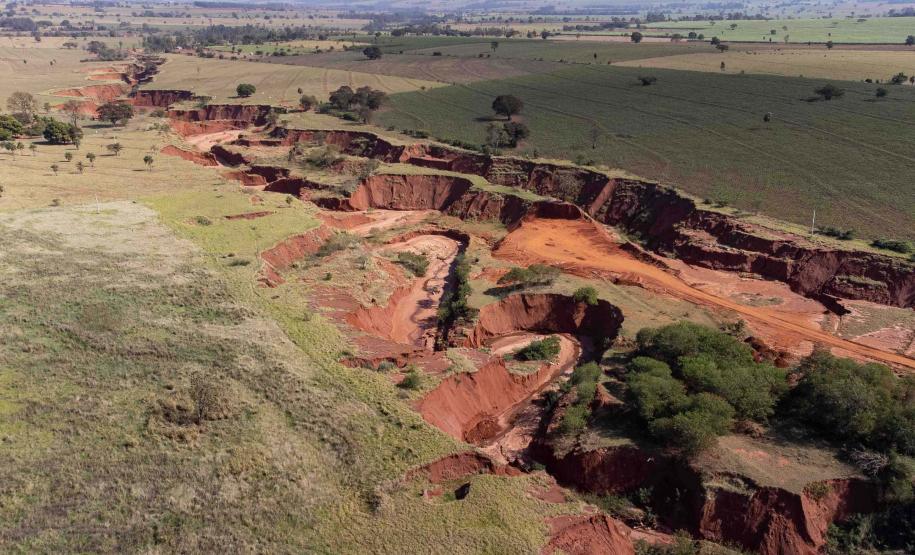 VISTA AÉREA DA EROSÃO