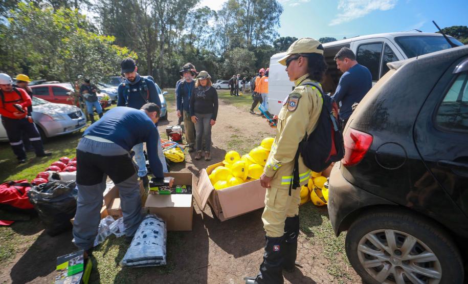 Foto de voluntários durante exercício de capacitação de brigadistas