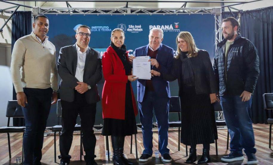 Presentes posando para foto