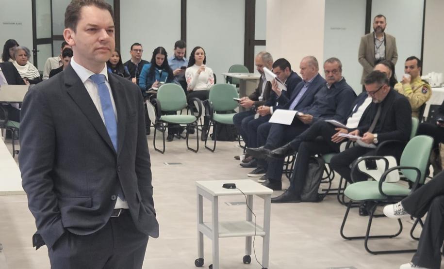 MEMBORS DO GOVERNO REUNIDOS