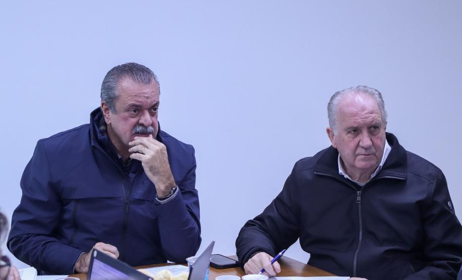 Foto de Everton Souza e José Scroccaro durante reunião