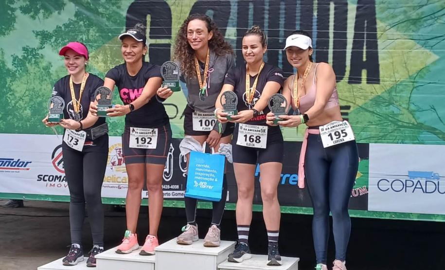 Foto de vencedores da corrida ecológica