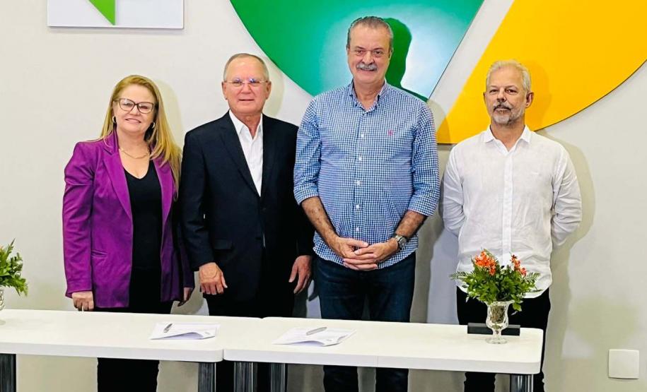 Secretário Everton Souza durante assinatura do convênio