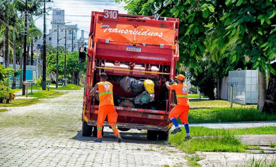 LIXEIROS EM AÇÃO