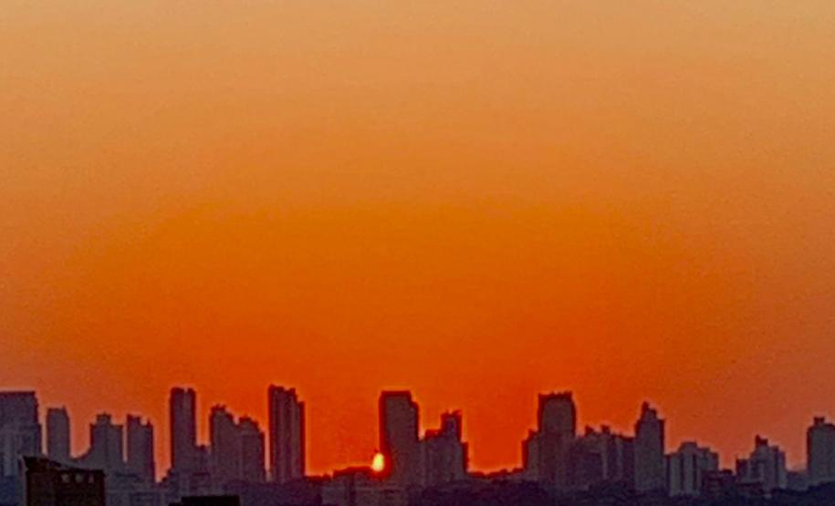 CIDADE NO POR DO SOL
