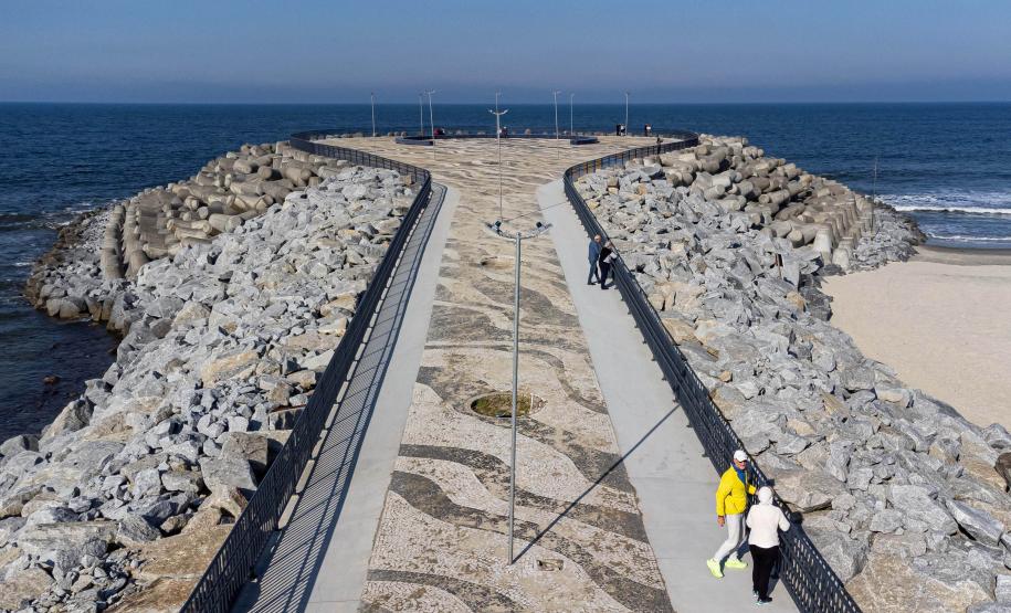 Foto aérea da nova orla de Matinhos